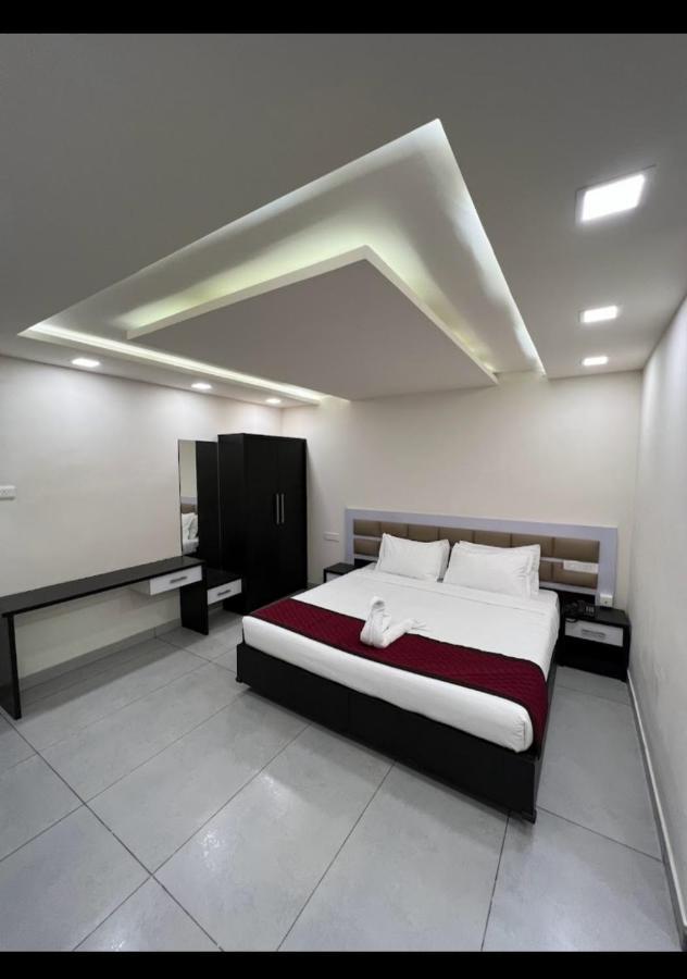 Clarks Inn Express ,Sirkazhi Bagian luar foto
