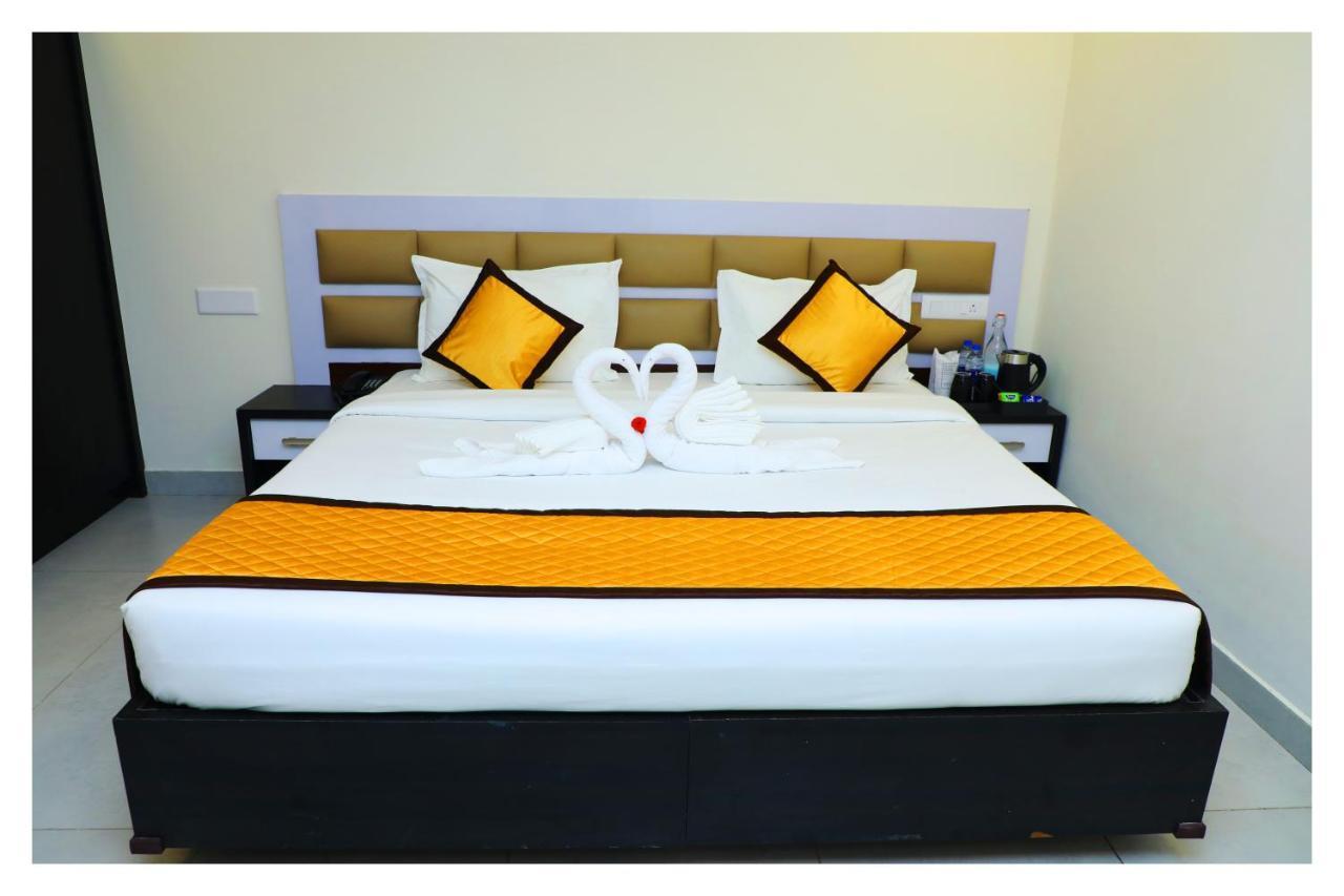 Clarks Inn Express ,Sirkazhi Bagian luar foto