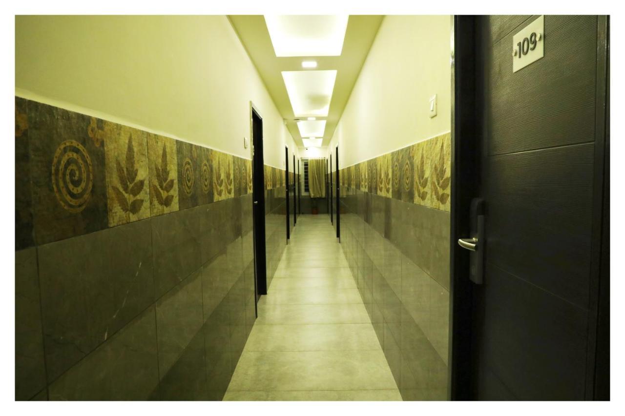 Clarks Inn Express ,Sirkazhi Bagian luar foto