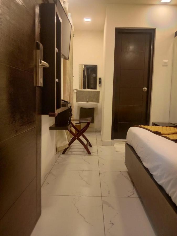 Clarks Inn Express ,Sirkazhi Bagian luar foto